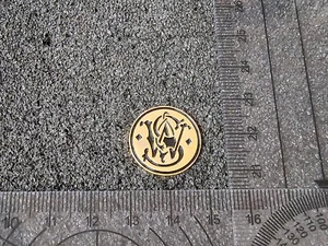 (93) Smith & Wesson Firearms Pin Badge Abzeichen Crest - Bild 1 von 1