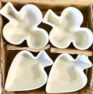 Cordon Bleu Playing Card Suit Nut/Candy White Ceramic Dishes-2 Clubs & 2 Spades - Picture 1 of 1