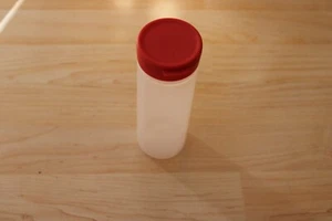 Tupperware Squeez Senf / Ketchup Quetsch Flasche gebraucht 360 ml roter Deckel - Bild 1 von 3