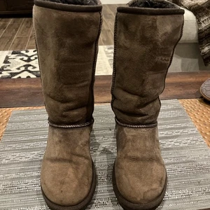 UGG Australia Classic 5815 Stiefel Damen 6 hohe Bündchen braun Lammfell - Bild 1 von 17