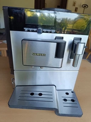 Siemens EQ.8 900 Edelstahl Kaffeevollautomat - Bild 1 von 4