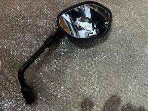 Rückspiegel Spiegel rechts Suzuki GSR 750 2011-2016 - Bild 1 von 2