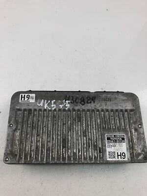 UK575 TOYOTA Engine Control Unit ECU 89661-0U120 - Image 1 of 4