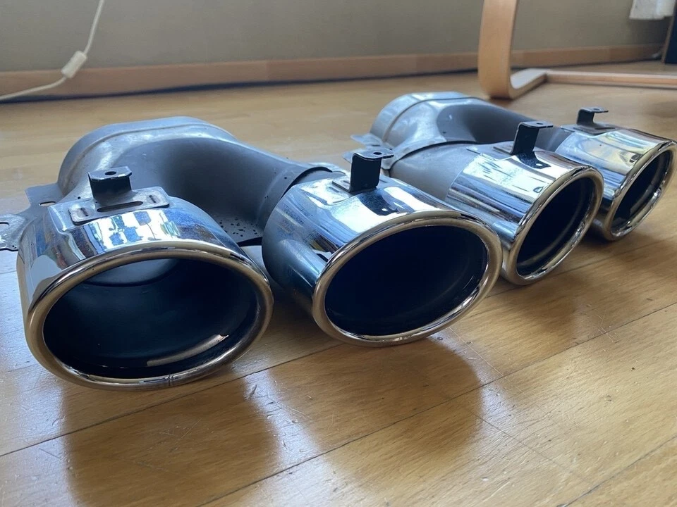 AMG Auspuffblenden  z.B. für C 43 W205 für rechts u. links zusammen /komplett. - Bild 1 von 4