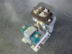 Cutler Hammer 10337H148B Pneumatic On Delay Timing Relay, 208-220V Coil - Picture 1 of 7