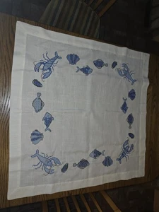 Von Hand bestickte Tischdecke, Handarbeit , 80x80 cm, Fische, 100% Bw., Vintage - Bild 1 von 4
