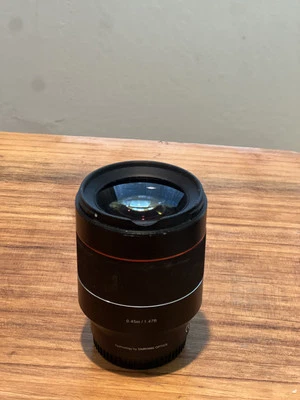 Lente de enfoque automático Samyang 50 mm f/1,4 FE para Sony E-Mount - negra Foto 1 de 3