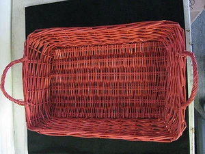  ROTER RECHTECKIGER WEIDENKORB MIT GRIFFEN 18" X 12" X 4" GUTER ZUSTAND - Bild 1 von 3