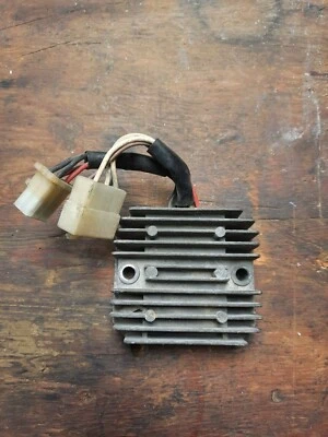  RECTIFICADOR MÁXIMO YAMAHA OEM 80 81 82 83 82 XJ550 XJ650 XJ1100 Foto 1 de 3