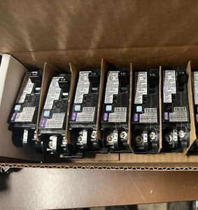 6 x  Siemens Q115DFN 15A 120V AFCI/GFCI Dual Function Plug-In Circuit Breakers - Picture 1 of 2