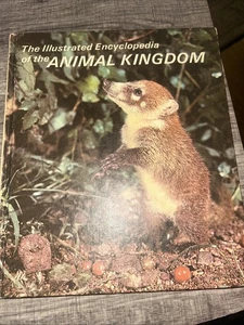 The Illustrated Encyclopedia of the Animal Kingdom Volume 3 - Picture 1 of 8