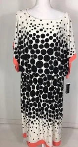 Vestido para mujer Studio One talla 20W con lunares y mangas dolman con cinturón multicolores - Imagen 1 de 10