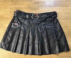Minigonna Hello Kitty X Forever 21 L nera ecopelle plissettata fibbia con cintura - Foto 1 di 15