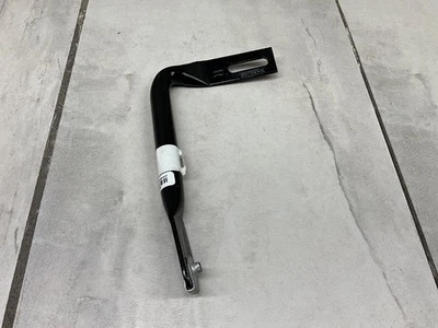 Componentes de parachoques GM OEM 2002-2006 Avalanche 1500 - Soporte de placa de montaje #15063706 Foto 1 de 4