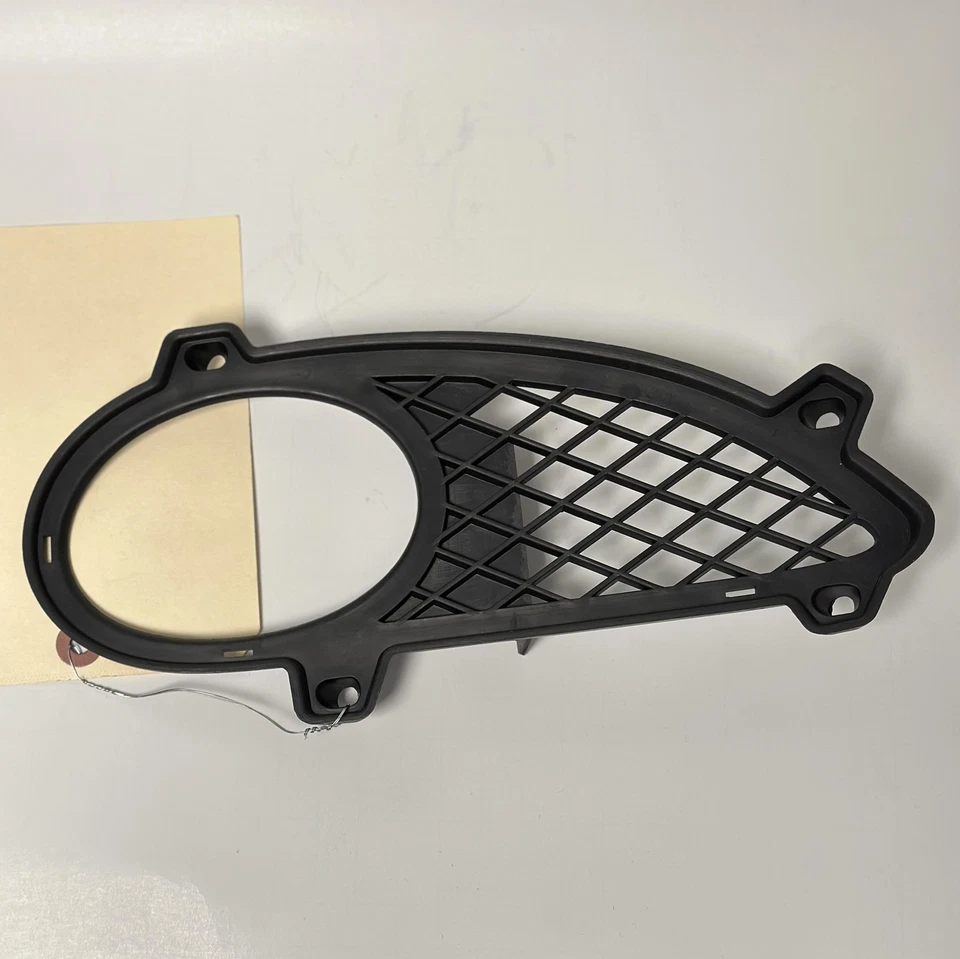 Rejilla de malla antiniebla GENUINA MERCEDES-BENZ C215 (DERECHA) NUEVA 2158850822 Foto 1 de 1