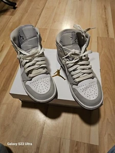 Size 7 - Air Jordan 1 Mid Grey Fog Womens - Picture 1 of 11