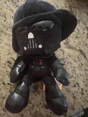 Juguete de peluche Star Wars 9" Darth Vader de Mattel Foto 1 de 2