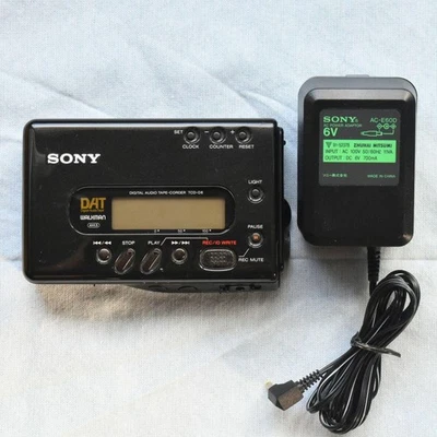 Sony TCD-D8 Walkman Portable DAT Recorder System Tape TCDD8 Black Tested Used - Image 1 of 4