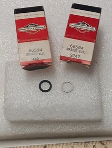 Briggs & Stratton Valve Gasket 66594 OEM NOS Nib 2 Pack - Picture 1 of 2