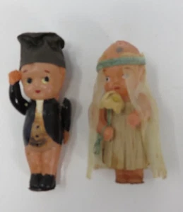 "Muñecas de novio y novia vintage de celuloide con temática hawaiana de 2,5""" - Imagen 1 de 8