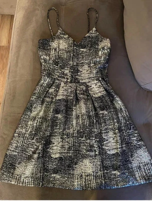 Soprano Women's Small Shiny Black/Silver Lined Cocktail/Mini Dress S Foto 1 de 4