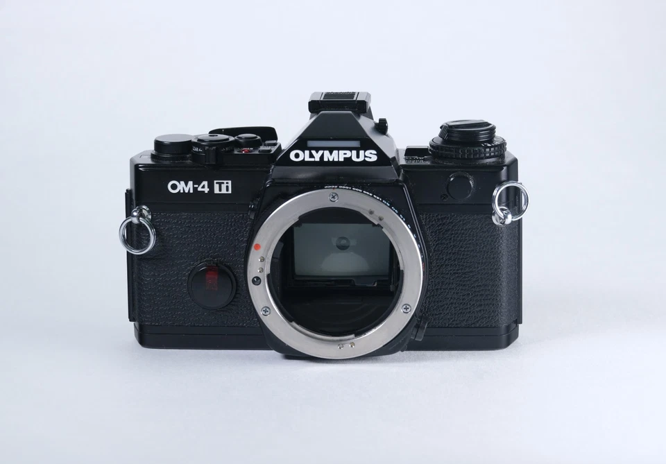 Olympus OM-4 Ti Schwarz 35mm Analoge SLR Kamera #1198130 - Bild 1 von 4
