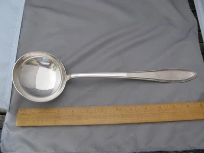 CUCHARÓN DE SOPA FINO BOULENGER FRANCÉS plateado - patrón puntiagudo - mono AK Foto 1 de 4