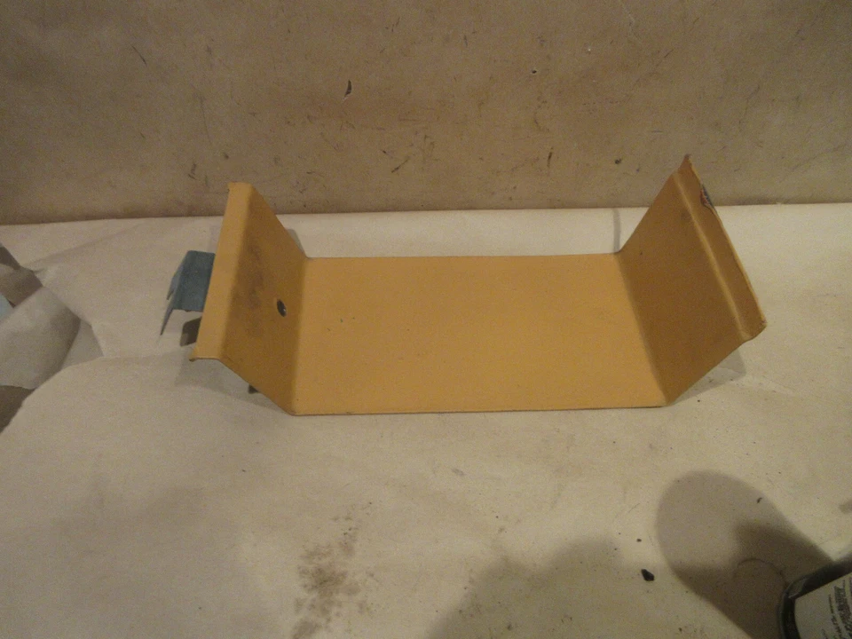 Cubierta inferior de guantera Ferrari 348 2.7 Motronic, TB/TS P/N 63339600 Foto 1 de 4