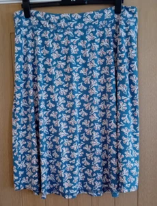 NEU MIT ETIKETT SEASALT GRÖSSE 22 Jessica Grace A-Linien Jersey Rock blau bedruckt - Bild 1 von 3