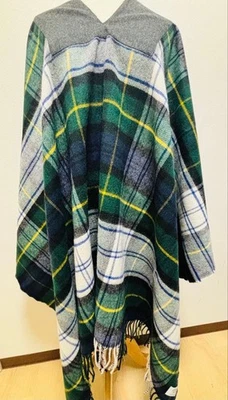 Poncho/capa de lana verde a cuadros Comme Des Garcons Rocarron Foto 1 de 4