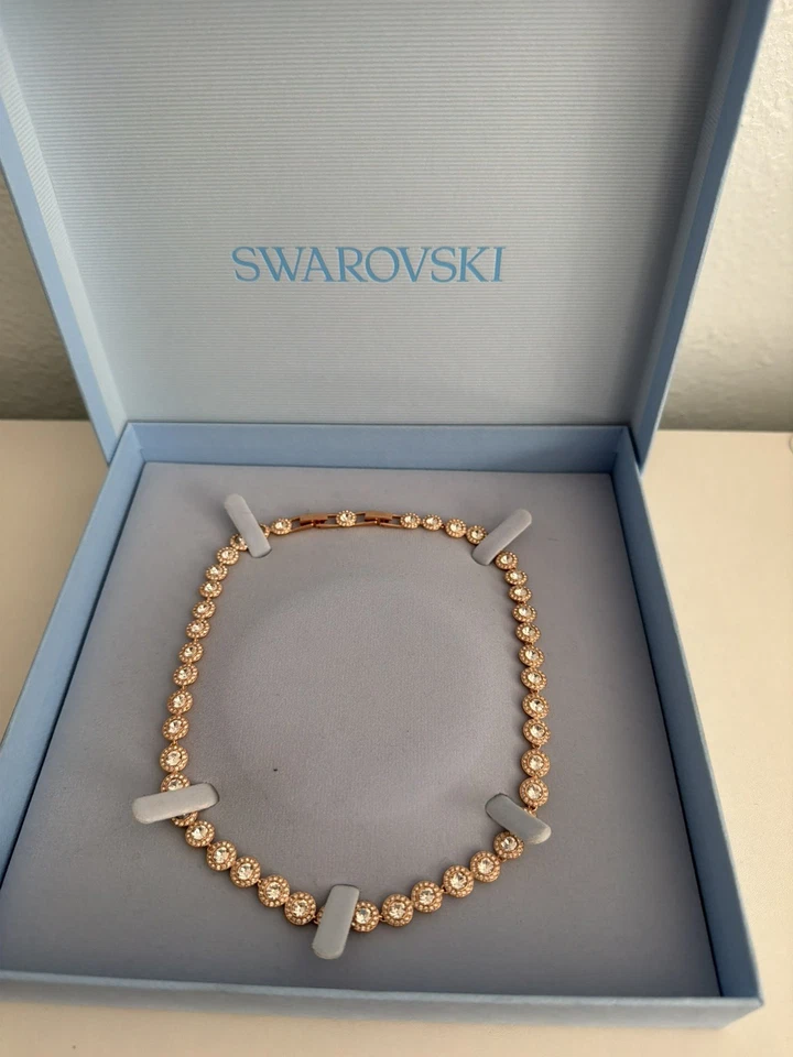 Collar Swarovski Una Angelic Corte Redondo Mediano Blanco Chapado en Oro Rosa Nuevo Foto 1 de 4