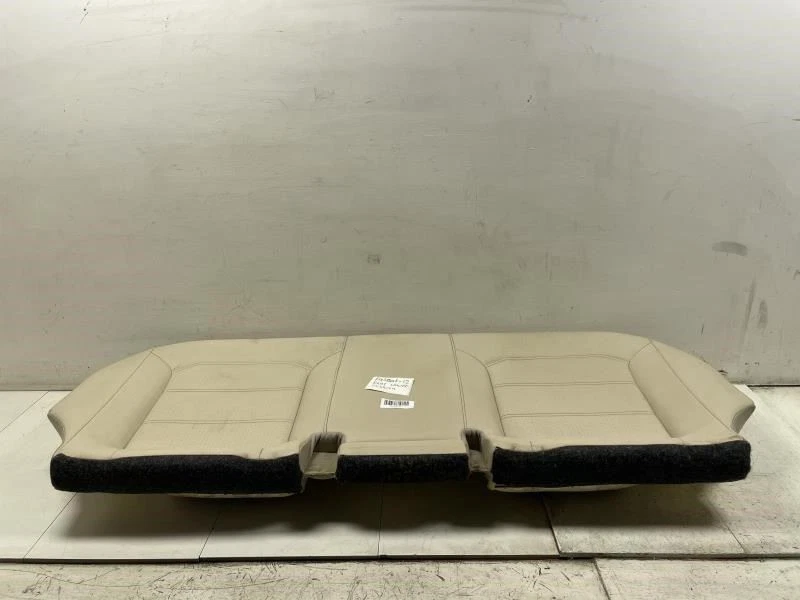 Volkswagen Passat SE 2012 cojín asiento inferior trasero cuero beige OEM+ Foto 1 de 4