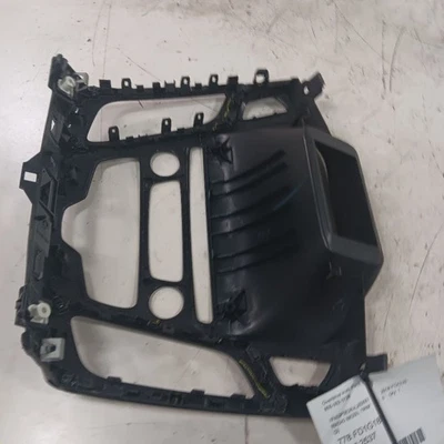 Tablero envolvente con bisel de radio Ford Focus 2018 2017 2016 2015 Foto 1 de 4