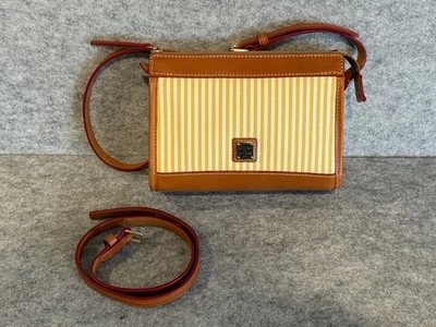 Bandolera Dooney & Bourke Girasol Rayas Wayfarer Cuero Guijarro - Nueva sin Etiquetas Foto 1 de 4