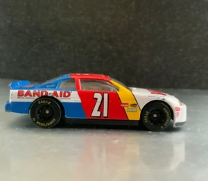 Racing Champions Band-Aid #21 1/64 diecast coche de carreras - Imagen 1 de 4