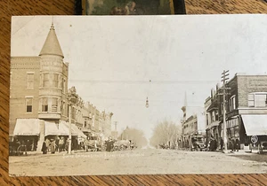 1911 RPPC Postcard Broadhead Wisconsin Scene On Main Street - Picture 1 of 2