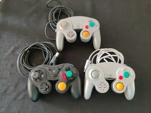 Lot/3 GameCube Controller Nintendo Official Platinum DOL-003, Biogenik, Generic - Picture 1 of 12