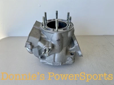 Jarra de cilindro Yamaha YZ250X 16-26 2 tiempos OEM BF1-11311-00-00 191 Foto 1 de 4