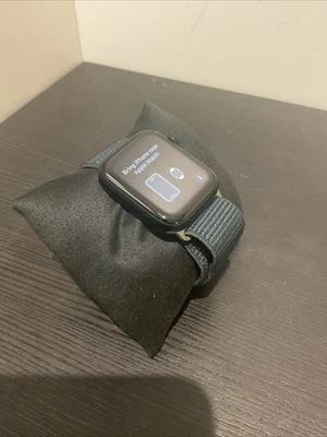 Apple Watch SE 2nd Gen - 44mm - Image 1 of 4