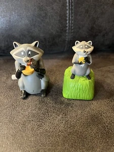 Lot Of 2 Meeko Figures - One Windup (Works)  - Disney Pocahontas - Picture 1 of 7