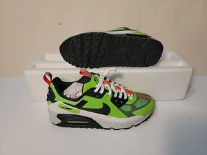 NIKE HOMBRE AIR MAX 90 DRIFT ACTION VERDE/NEGRO/BLANCO FB2877 300 TALLA: 6/WMN: 8.5 - Imagen 1 de 14
