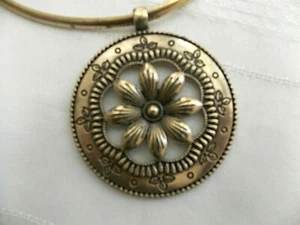 Gold Tone Flower Round Pendant Collar Necklace #F44 - Picture 1 of 7