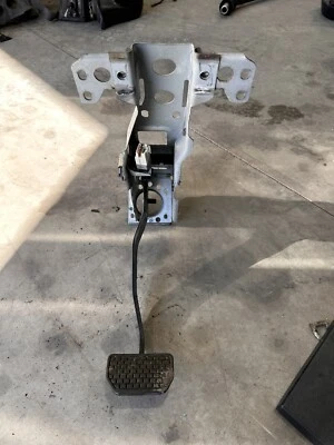 Pedal de freno automático Geo Tracker 1989-98  Foto 1 de 3