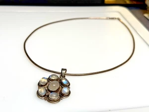 Sterling Silver 925 Pendant Necklace Moonstone Flower 21g - Picture 1 of 10