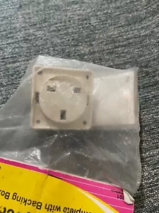 w4 berker 13 amp 3 pin soket & splashproof cover - Picture 1 of 2