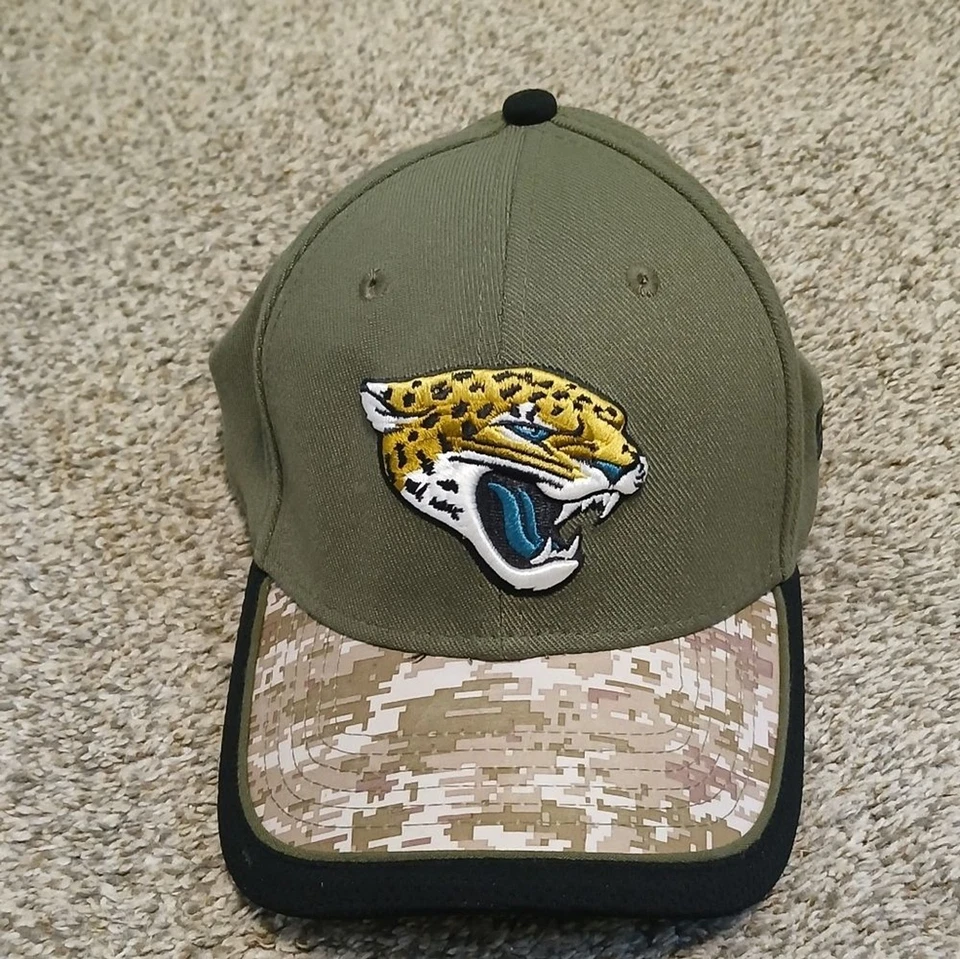 New Era 39THIRTY Salute to Service Jacksonville Jaguars NFL Sombrero Niños Talla M/L Foto 1 de 4