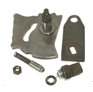 GMC/CHEVY NP241C TRANSFER CASE SHIFT DETEND AND PIN PIECES USED FROM 32S - Picture 1 of 9