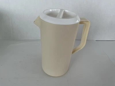 Vintage Rubbermaid Pitcher 2 1/4 Quart Almond Beige w/ White Lid J-2445 2.25 Qt. - Image 1 of 3