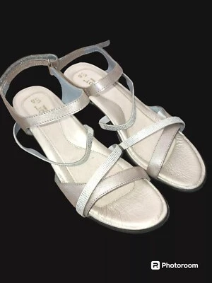 Tacones para mujer Naot talla 11 M Foto 1 de 4