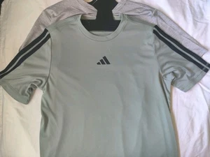 NEW adidas Youth Boy's 2 Pk Performance Short Sleeve T-Shirts Grey/Green L 14/16 - Picture 1 of 3